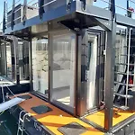 Floating Experience Black Pearl, Maggiore Ботель *