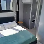Ботель Floating Experience Black Pearl, Maggiore *