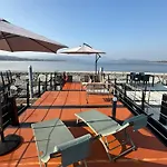 Floating Experience Black Pearl, Maggiore Дормеллетто