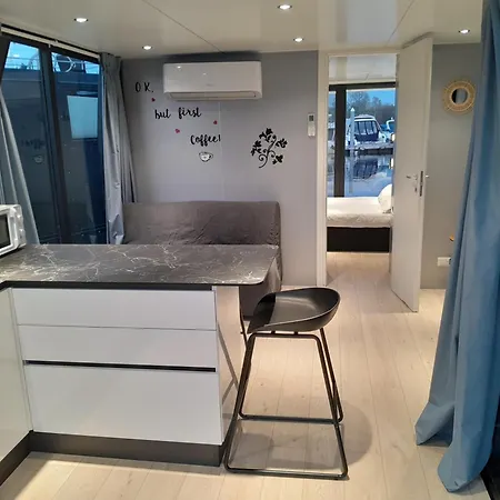 Úszó hotel Floating Experience Black Pearl, Maggiore Dormelletto