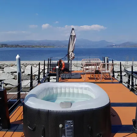 Floating Experience Black Pearl, Maggiore Botel Dormelletto