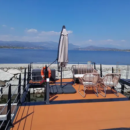 Botel Floating Experience Black Pearl, Maggiore *