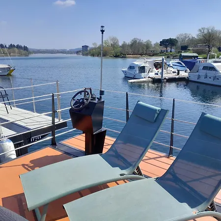 Botel Floating Experience Black Pearl, Maggiore Dormelletto
