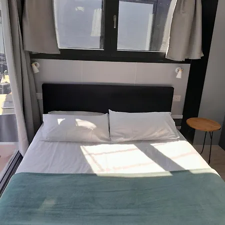 Floating Experience Black Pearl, Maggiore Úszó hotel *