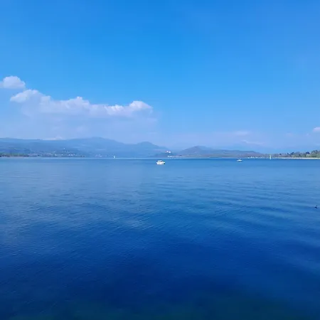 Floating Experience Black Pearl, Maggiore Botel Dormelletto