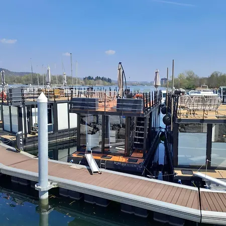 Floating Experience Black Pearl, Maggiore Botel