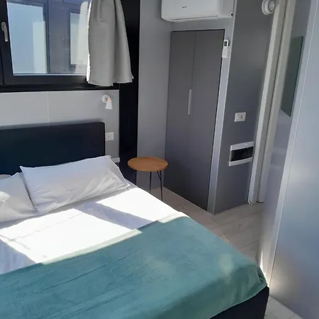 Hotel en barco Floating Experience Black Pearl, Maggiore *