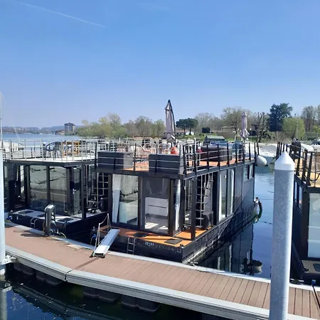 Hotel en barco Floating Experience Black Pearl, Maggiore Dormelletto