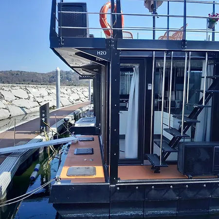 Πλωτό κατάλυμα Floating Experience Black Pearl, Maggiore