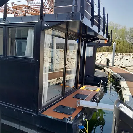 Úszó hotel Floating Experience Black Pearl, Maggiore *