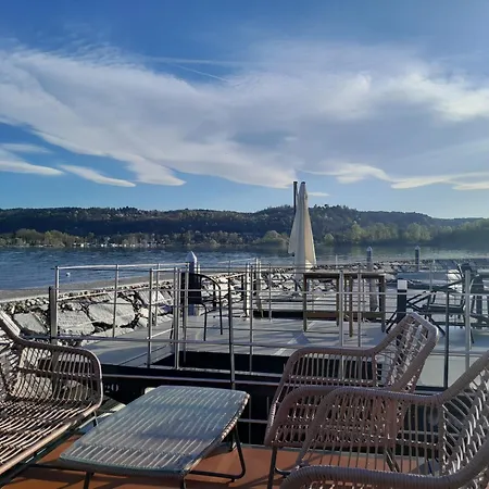 Floating Experience Black Pearl, Maggiore 도멜레토