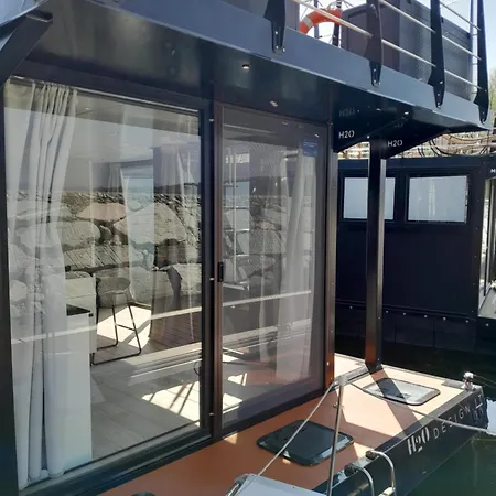 Floating Experience Black Pearl, Maggiore Tekne