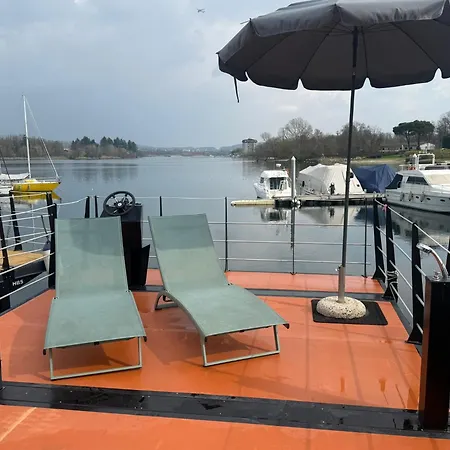 Úszó hotel Floating Experience Black Pearl, Maggiore Dormelletto