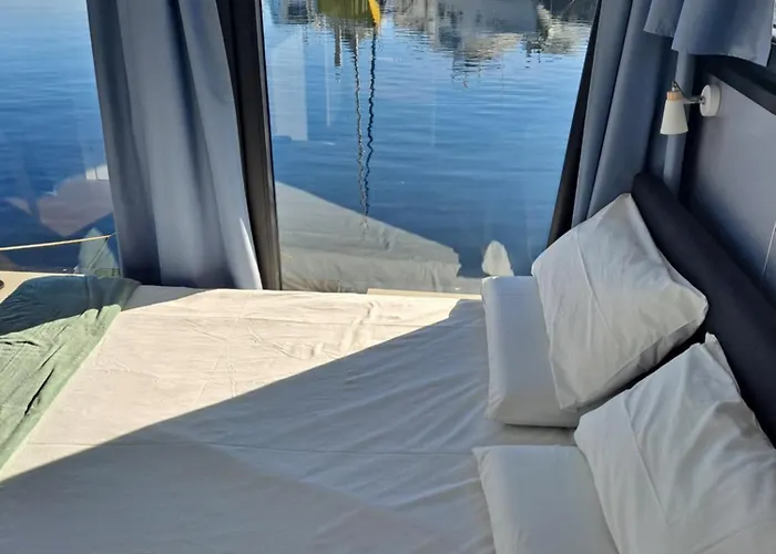 Hotel en barco Floating Experience Black Pearl, Maggiore Dormelletto