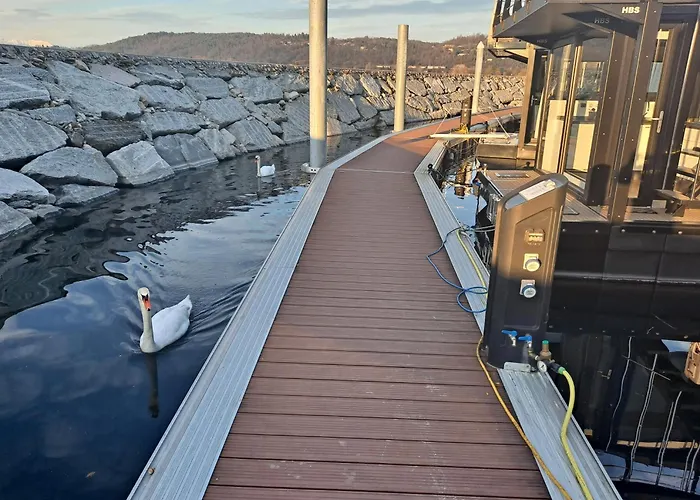 Floating Experience Black Pearl, Maggiore 보트호텔