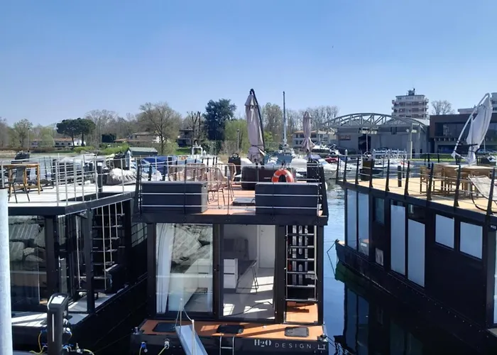 Bateau-hôtel Floating Experience Black Pearl, Maggiore