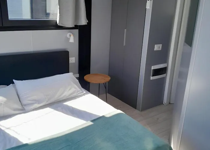 Bateau-hôtel Floating Experience Black Pearl, Maggiore *