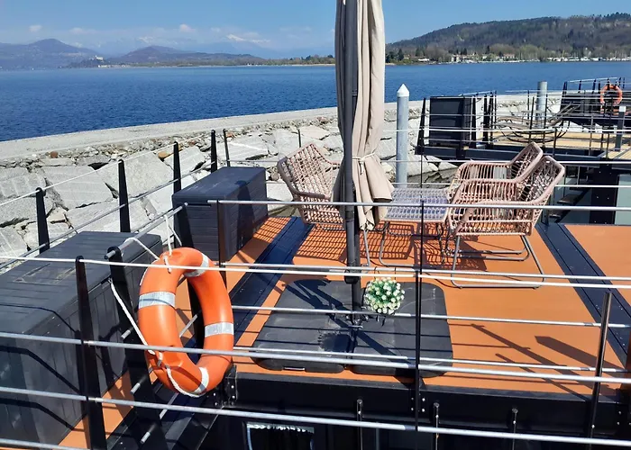 Floating Experience Black Pearl, Maggiore Hotel en barco Dormelletto