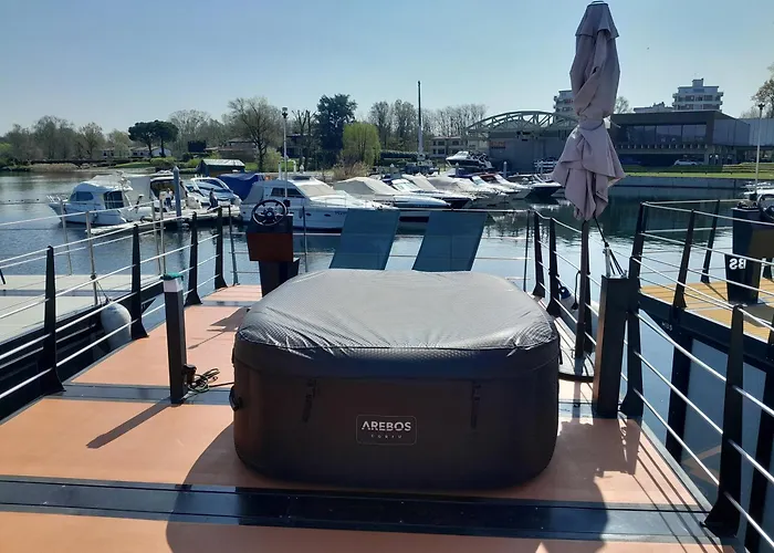 Floating Experience Black Pearl, Maggiore