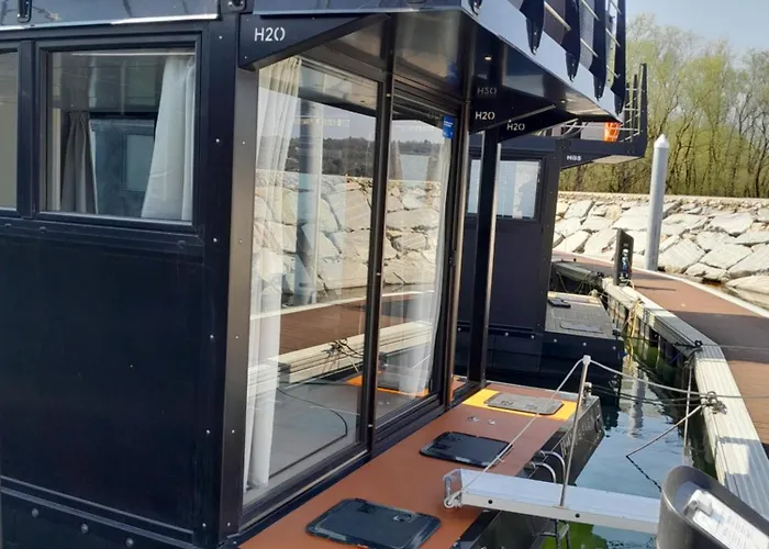 Bateau-hôtel Floating Experience Black Pearl, Maggiore *