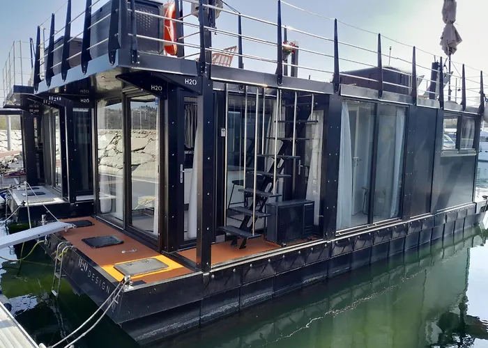 船屋 Floating Experience Black Pearl, Maggiore 多米勒托