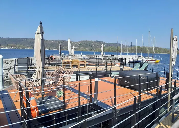 Hotel en barco Floating Experience Black Pearl, Maggiore *
