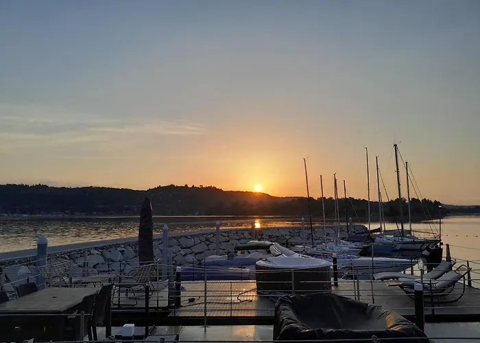 Floating Experience Black Pearl, Maggiore