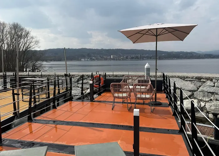 Floating Experience Black Pearl, Maggiore Hotel en barco